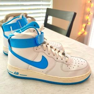 Nike Air Force 1 —> high top
